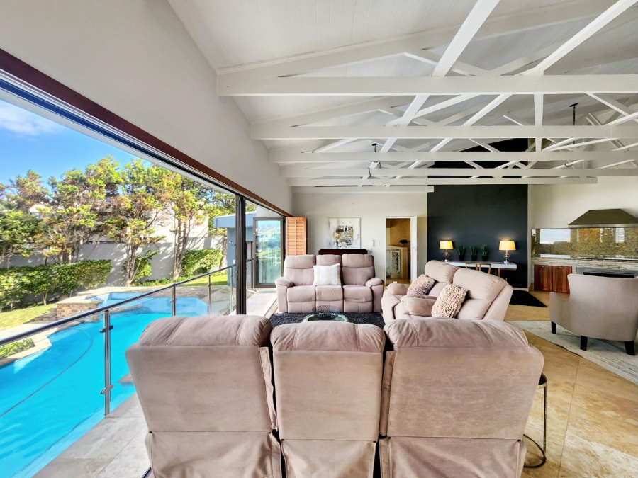 4 Bedroom Property for Sale in Bloubergstrand Western Cape